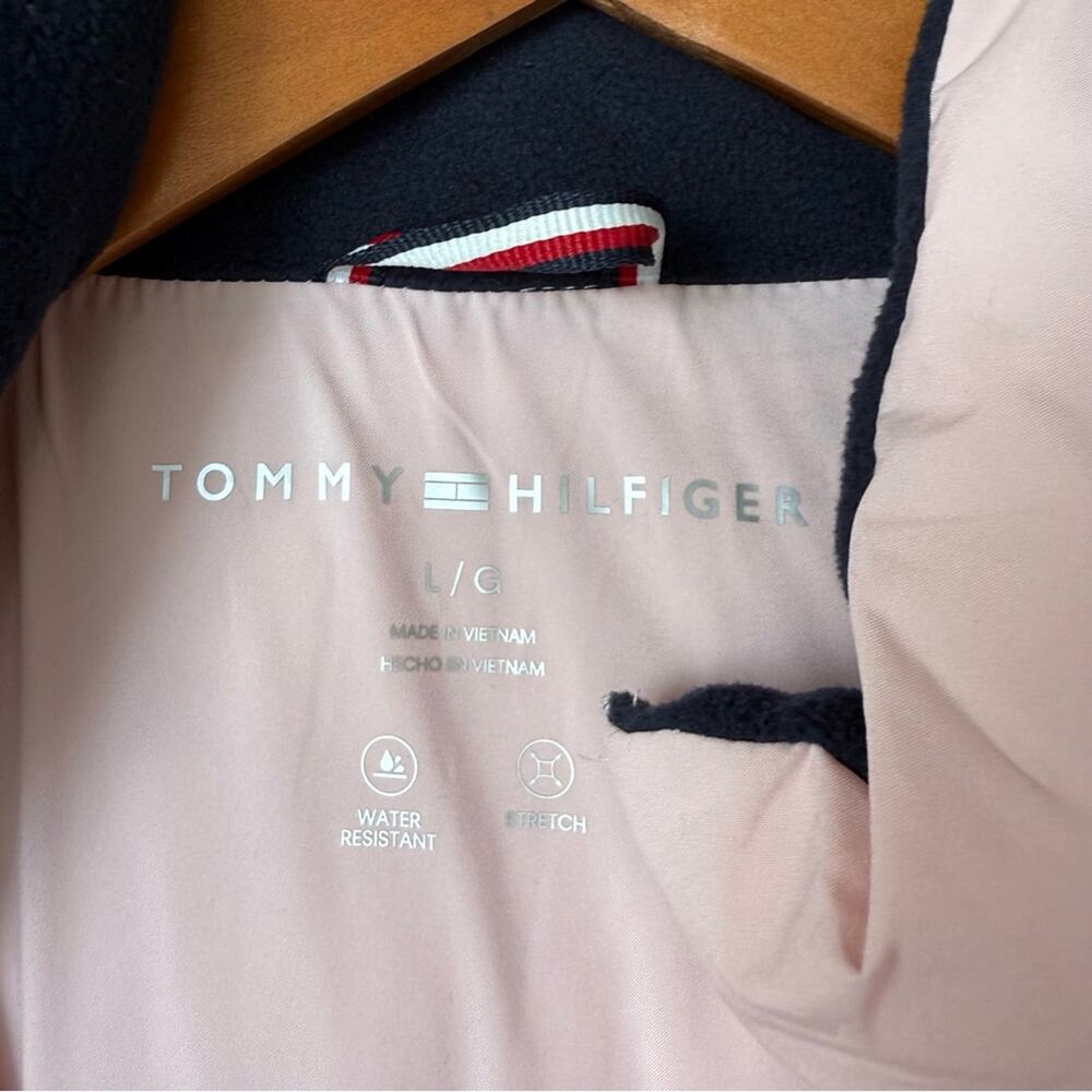 Tommy Hilfiger Women's Heavy Weight Belted Puffer With Silver Hardware Large NWT - Picture 4 of 7